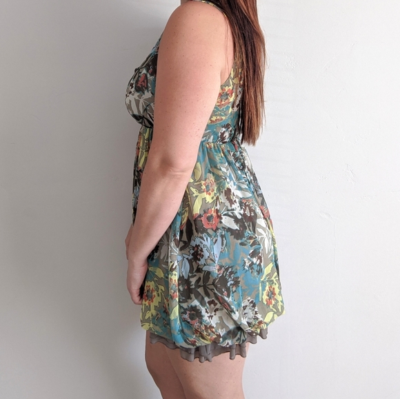 FINAL SALE 🌿FLORAL RUFFLE DRESS🌿 - Picture 6 of 7